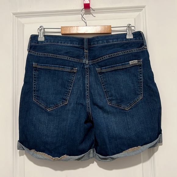 Eddie Bauer Boyfriend Rolled Shorts size 6 - Picture 5 of 9